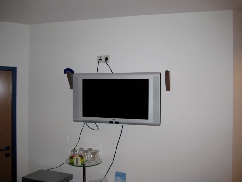 Wartezimmer TV vor der neuen Gestaltung