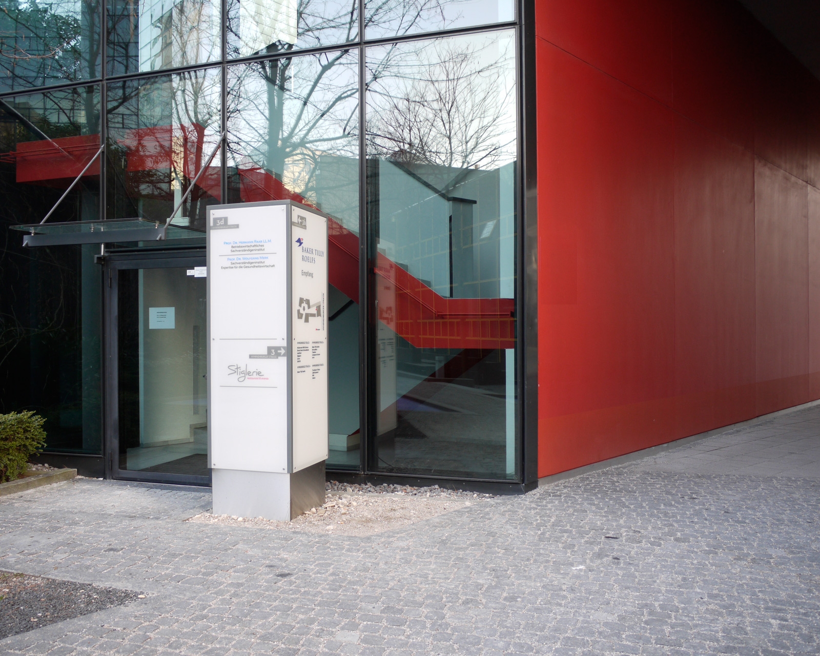 Stele 2 - Kommunikationsflächen