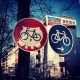 #streetart #trafficsign #Eule #owl #munich #münchen #bike #bicycle #lane #bikeway #fahradweg #red #blue #white